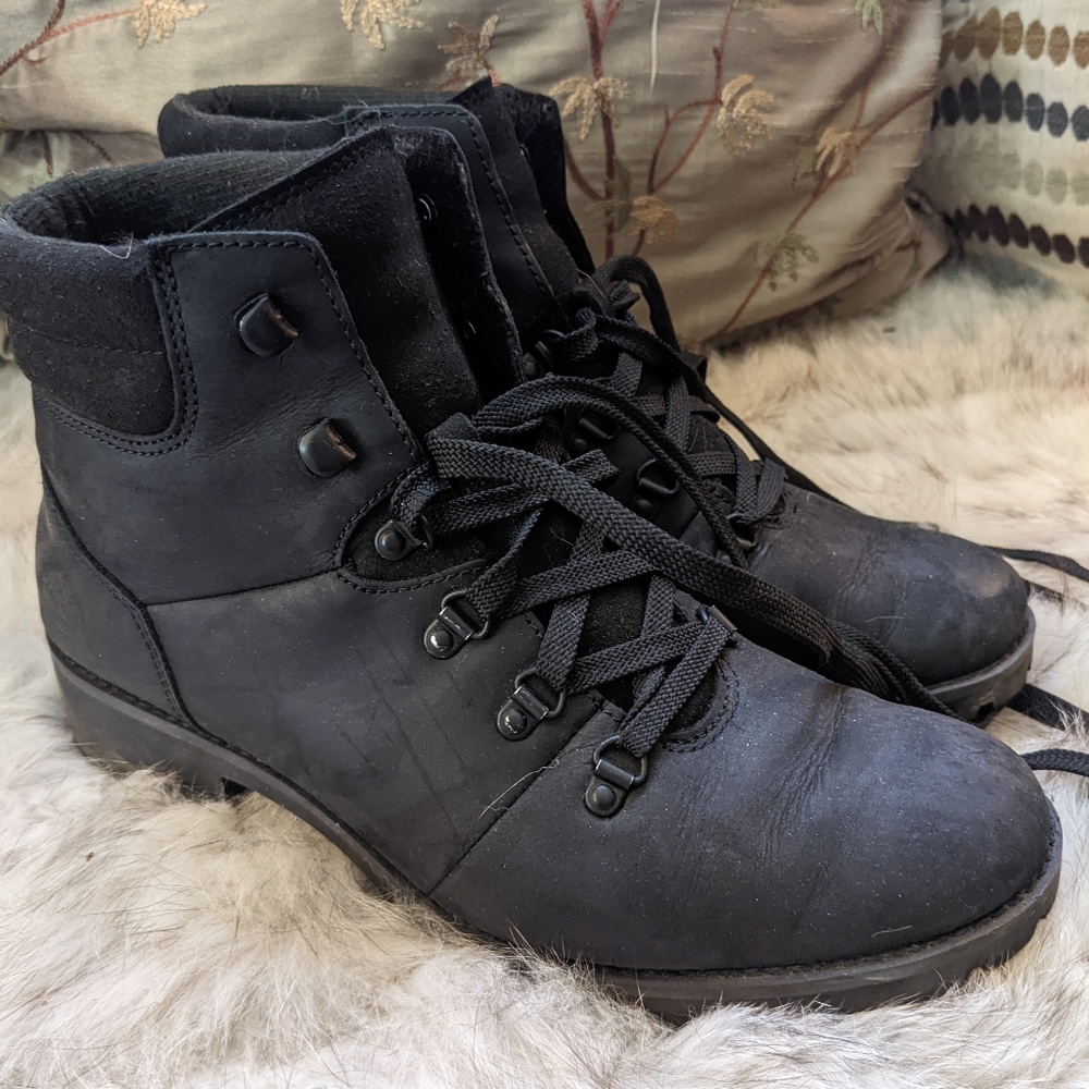 Size 9 Black waterproof Timberland combat boots